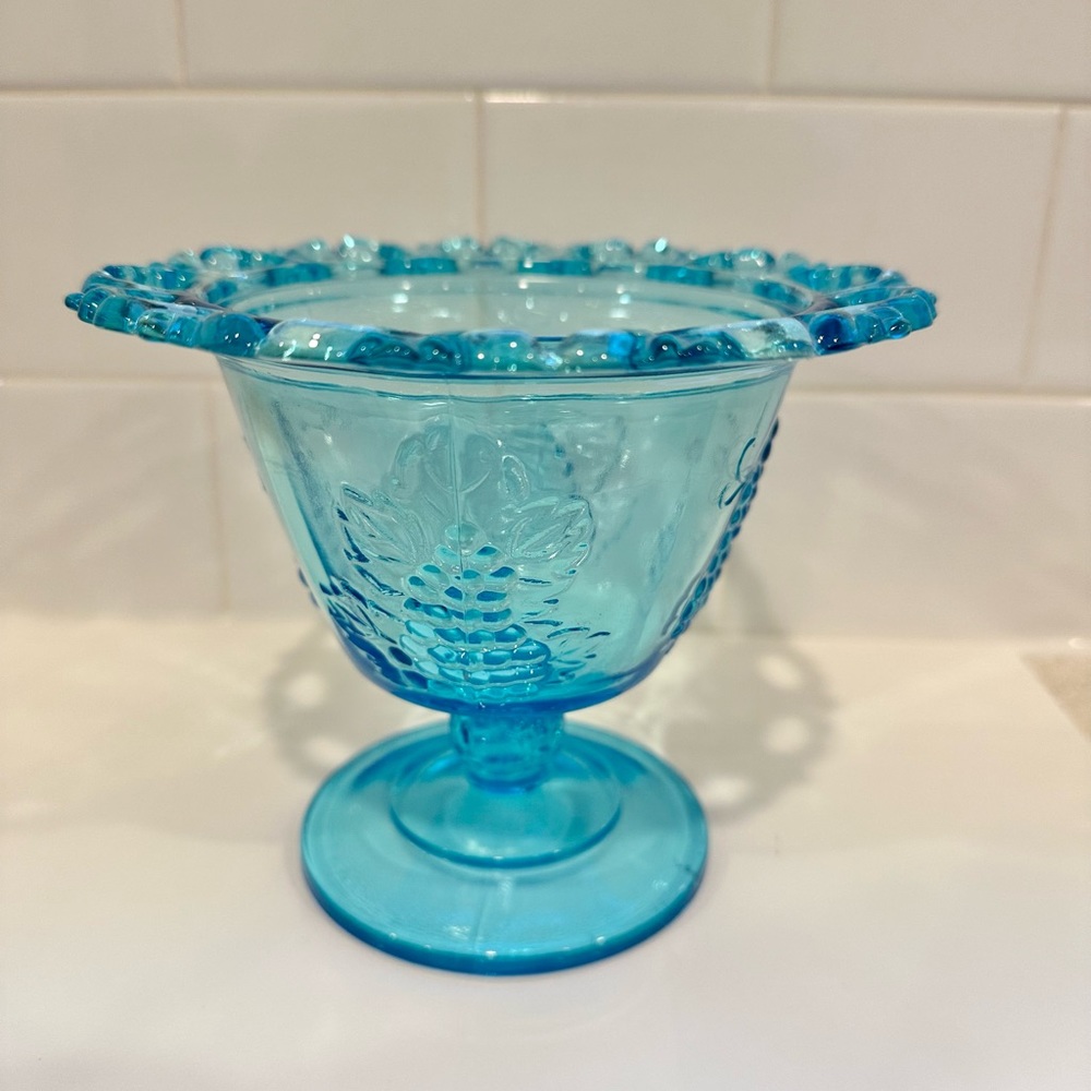 Vtg BLUE CARNIVAL Indiana Glass HARVEST GRAPE Candy Dish